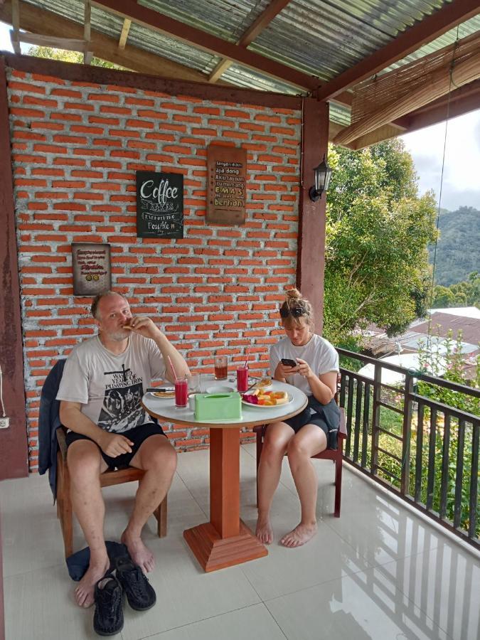 Moni Mahalika Hotel Kelimutu Bagian luar foto