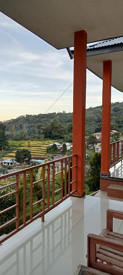 Moni Mahalika Hotel Kelimutu Bagian luar foto