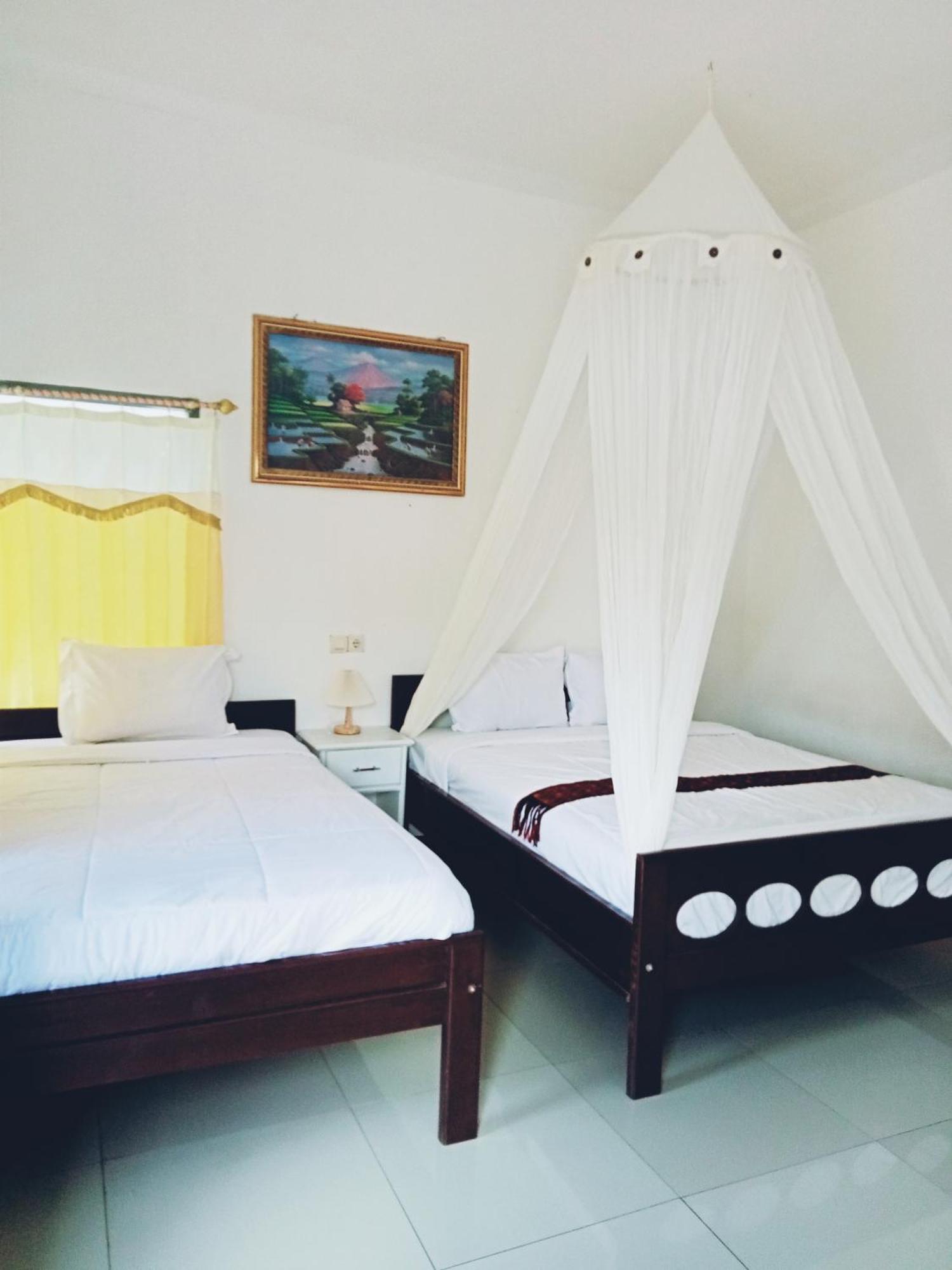 Moni Mahalika Hotel Kelimutu Bagian luar foto